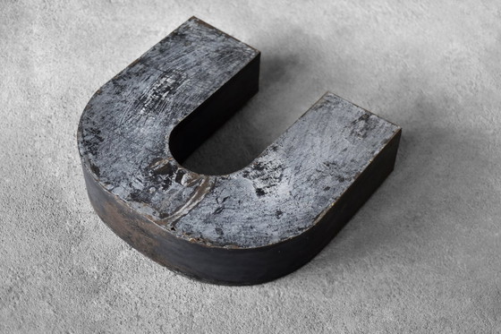 Image 1 of Lettera U in metallo polacco industriale vintage, anni '50