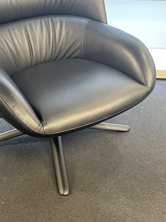 Image 1 of Leolux Hilco swivel armchair