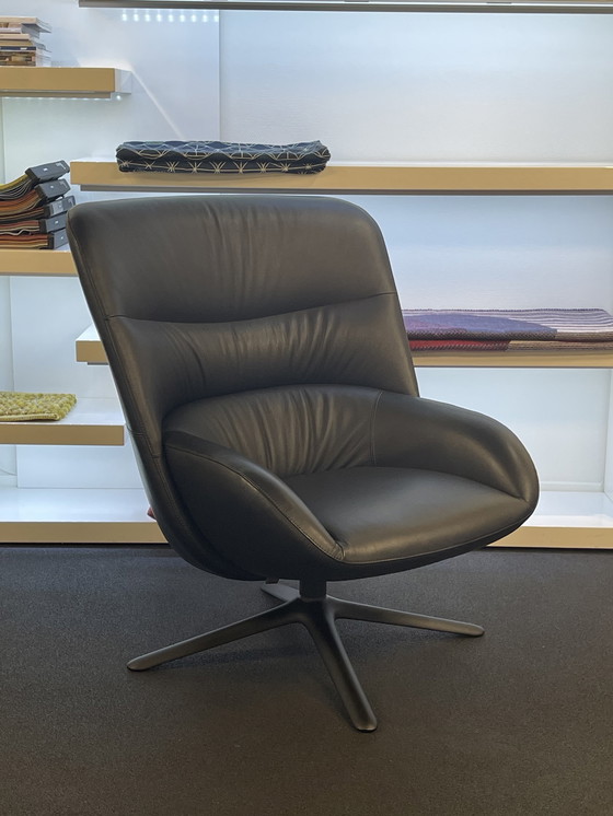 Image 1 of Leolux Hilco swivel armchair