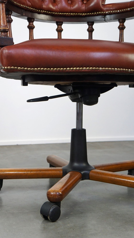 Image 1 of Chaise de bureau chesterfield en cuir marron