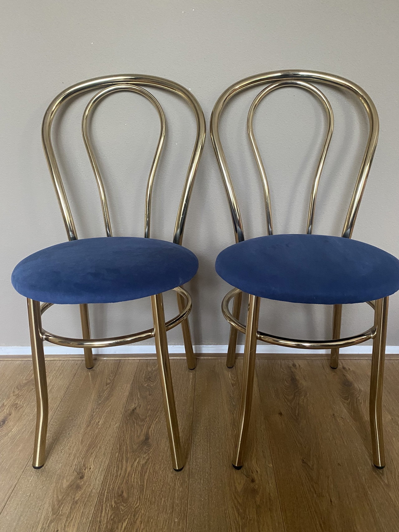 2x Vintage brass chairs