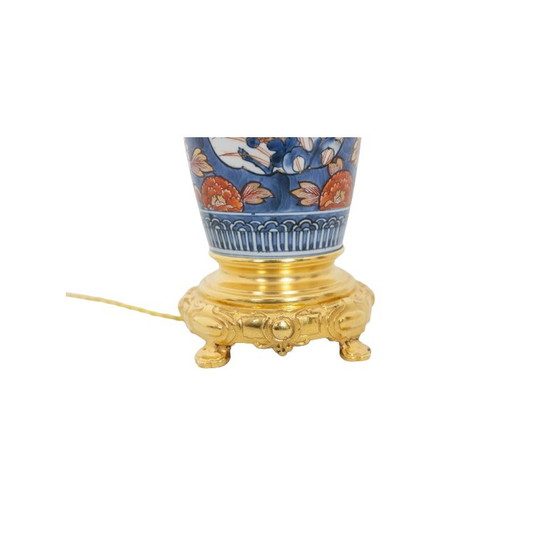 Image 1 of Coppia di lampade d'epoca in porcellana Imari e bronzo dorato decorate con fiori, Francia 1880