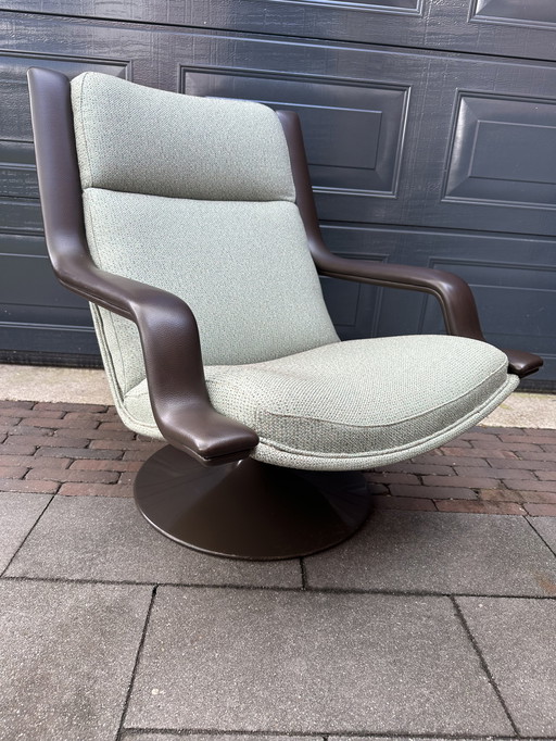 Artifort F140 swivel chair