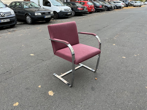 Image 1 of 1/4 Poltrona vintage Brno Knoll Ludwig Mies Van Der Rohe Old Pink Bauhaus con rivestimento cromato e braccioli a sbalzo 