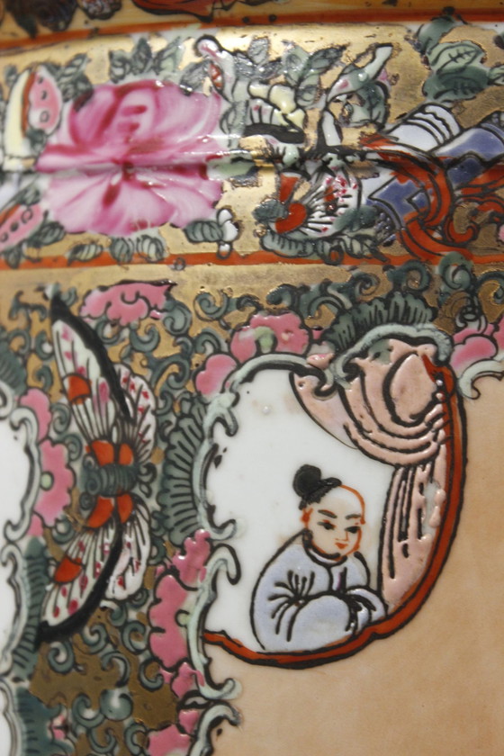 Image 1 of Antique Ming Aquarium Pink Family Chenghua Nian Zhi China 20th century