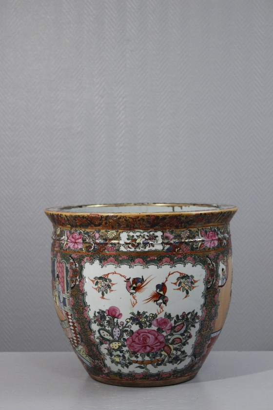 Image 1 of Antique Ming Aquarium Pink Family Chenghua Nian Zhi China 20th century