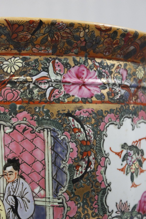 Image 1 of Antique Ming Aquarium Pink Family Chenghua Nian Zhi China 20th century