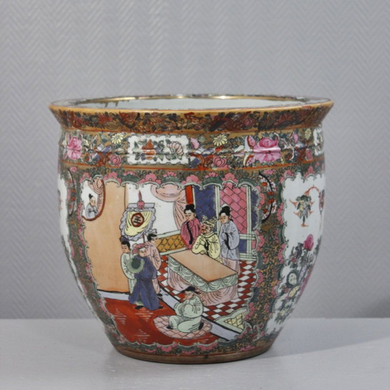 Image 1 of Antique Ming Aquarium Pink Family Chenghua Nian Zhi China 20th century