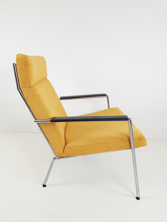 Image 1 of Fauteuil Harvink jaune nouvellement tapissé