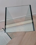 2x Glass pillars
