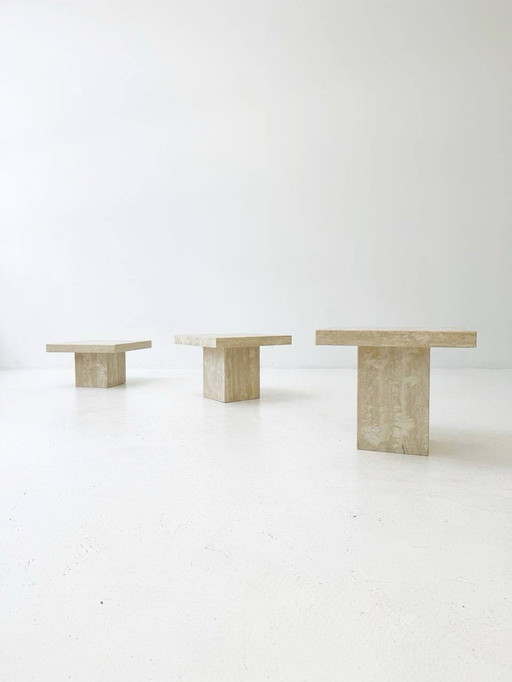 Set of 3 minimalist Mid - Century coffee tables made of travertine, Italy