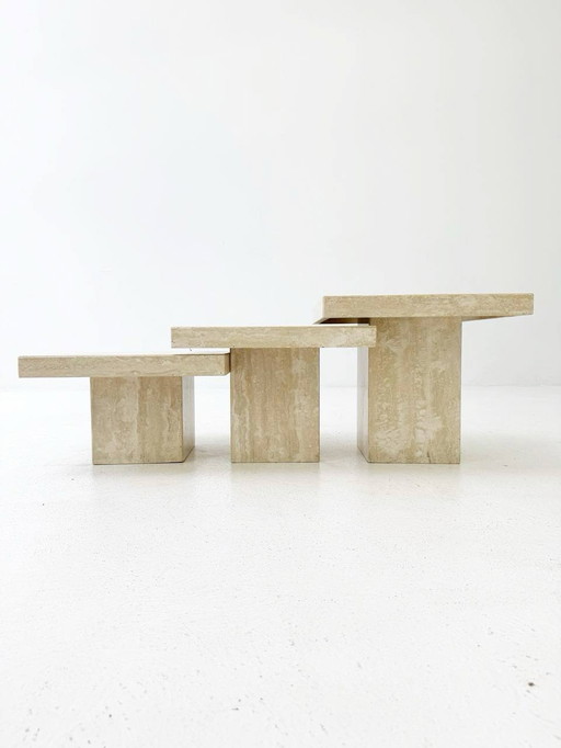 Set of 3 minimalist Mid - Century coffee tables made of travertine, Italy