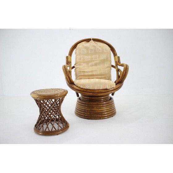 Image 1 of Poltrona vintage con sgabello in rattan, Europa 1980