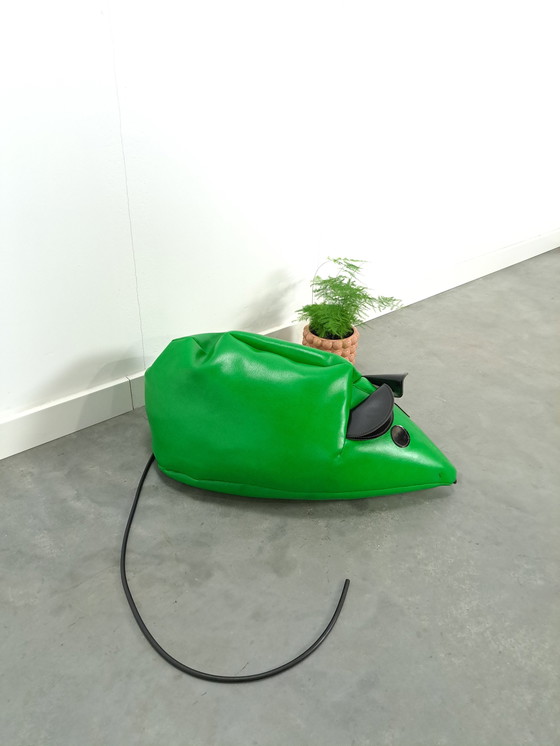 Image 1 of Pouf topo in pelle verde