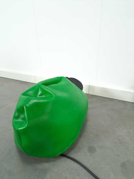Image 1 of Pouf topo in pelle verde
