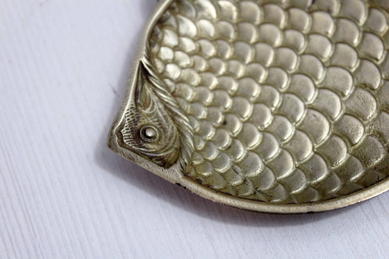 Image 1 of Vassoio tascabile vintage in ottone a forma di pesce