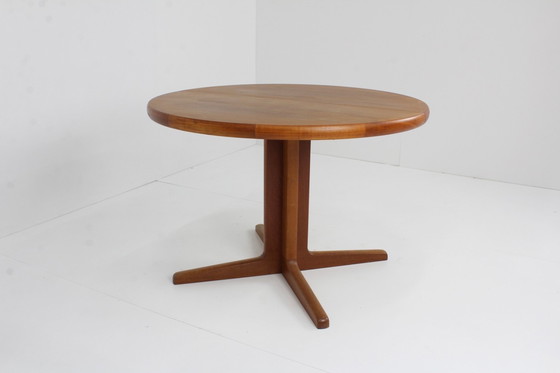 Image 1 of Danish round extendable dining table