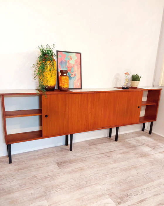 Image 1 of Buffet vintage des années 1960