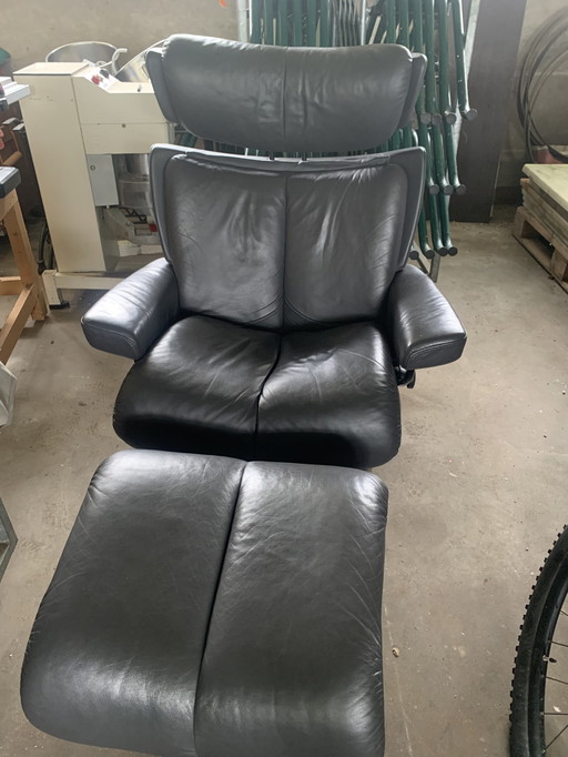 Stressless recliner chair + footstool