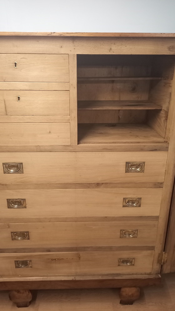 Image 1 of Italian chest of drawers in Walnut, 1920