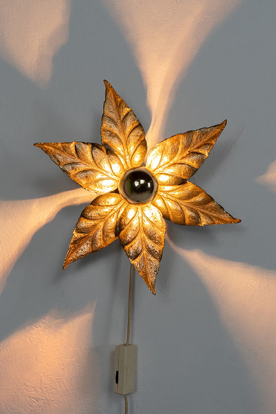 Image 1 of Massive wall lamp