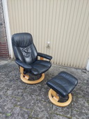 Sillón reclinable Stressless con reposapiés