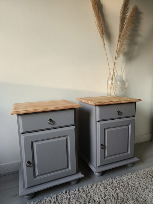 2 Nightstands In Taupe