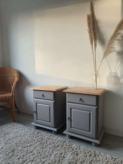 2 Nightstands In Taupe