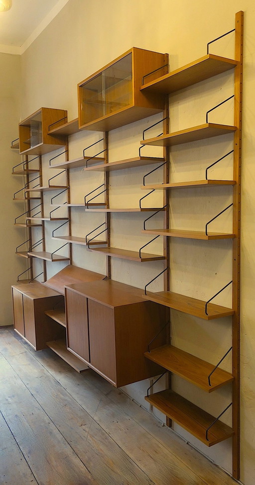 Extensive Danish Modular Teak Shelf System By Poul Cadovius For Cado Royal 1950-60