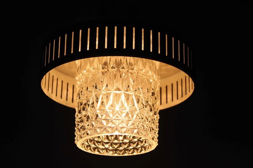 Pendant light