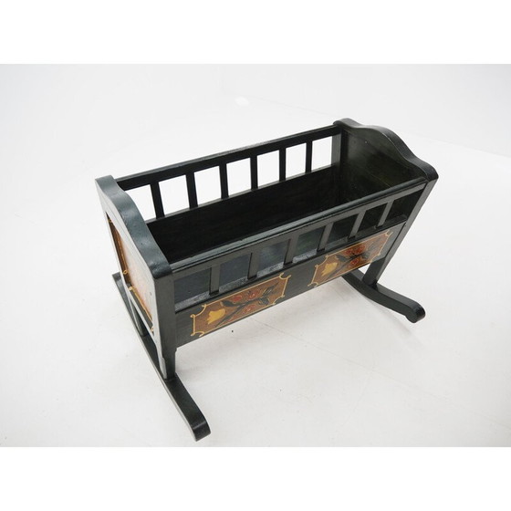 Image 1 of Culla a dondolo dipinta in stile folkloristico d'epoca, anni '30 del XIX secolo