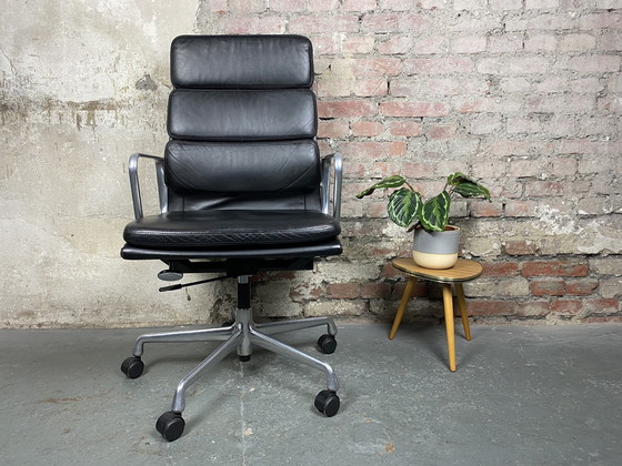 Image 1 of Vitra Soft Pad Chair EA 219 - Fauteuil de bureau de Charles & Ray Eames