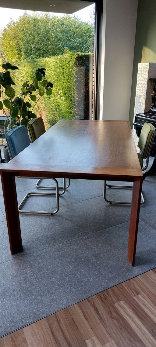 Arco Extenso Dining Table