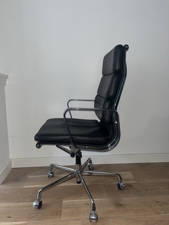 Image 1 of Vitra Eames Ea219 Office Chair Softpad Black Leather - Chrome