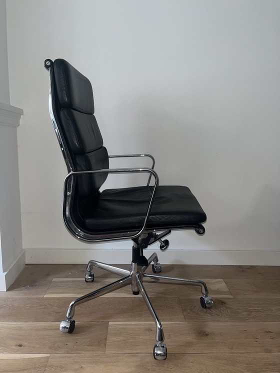 Image 1 of Vitra Eames Ea219 Office Chair Softpad Black Leather - Chrome