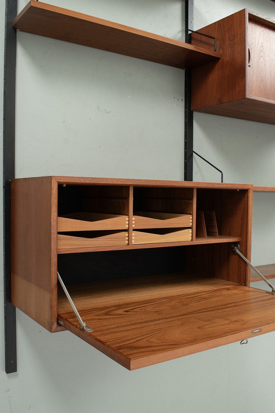 Image 1 of Cadovius Wall System In Teak 71153