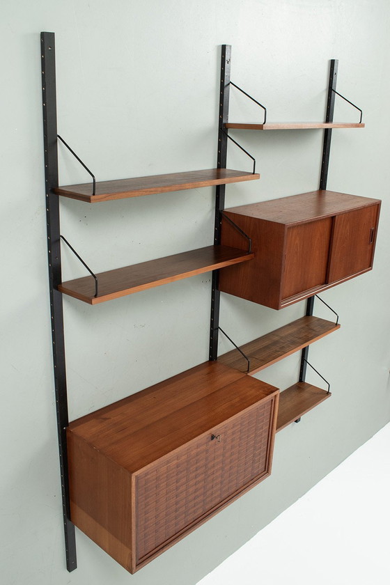 Image 1 of Cadovius Wall System In Teak 71153