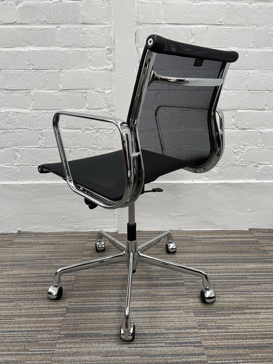 Image 1 of 1X Ea118 Charles Ray Eames Chair