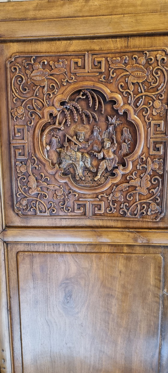 Image 1 of Cabinet chinois