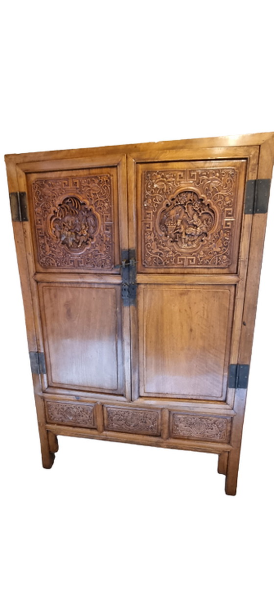 Image 1 of Cabinet chinois