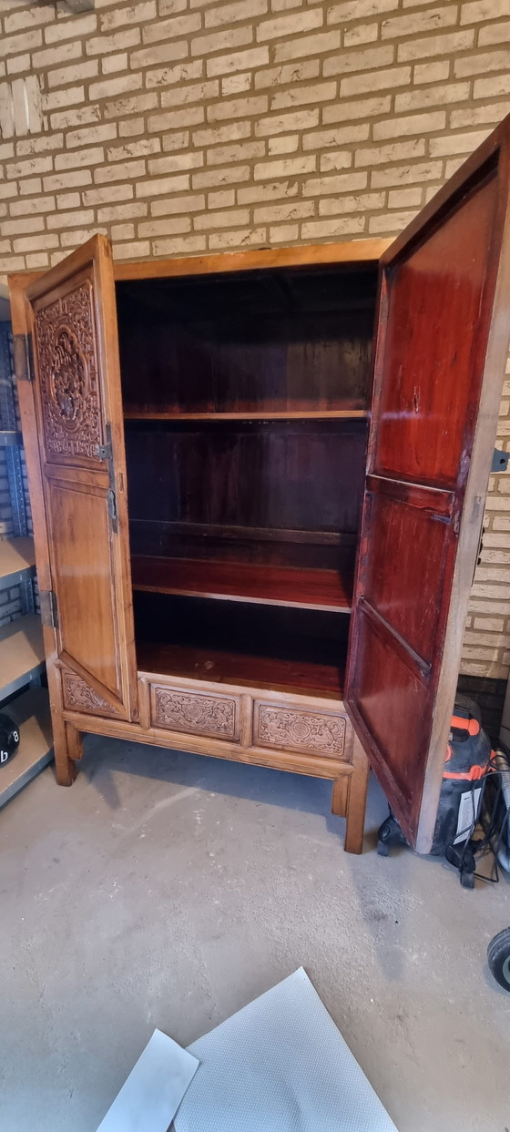 Image 1 of Cabinet chinois