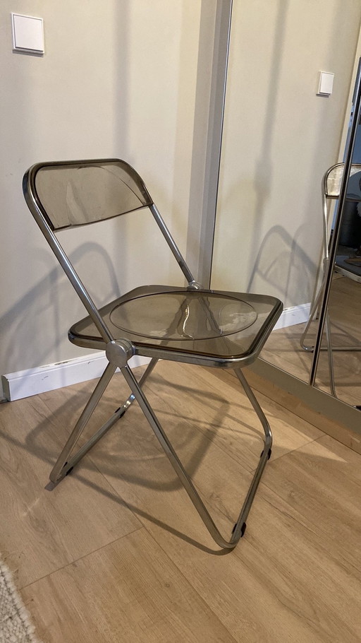 Plia Castelli By Giancarlo Piretti Folding Chairs Smokey Grey