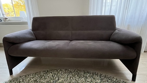 2x Leolux Felizia Sofa.Fabric Alcantara 5141Taupe