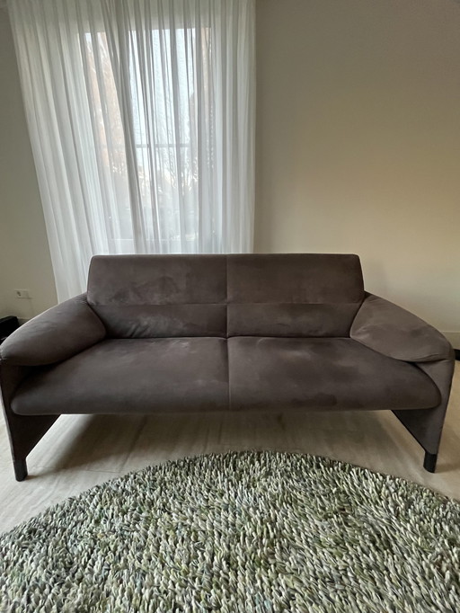 2x Leolux Felizia Sofa.Fabric Alcantara 5141Taupe