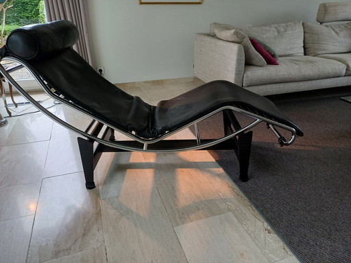 Cassina LC4 Le Corbusier chaise longue