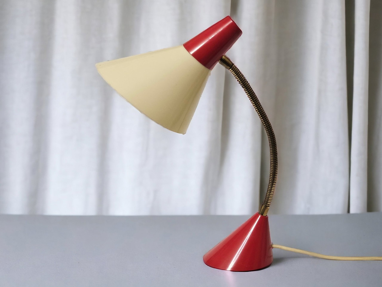 Lampada da tavolo molto rara di metà secolo