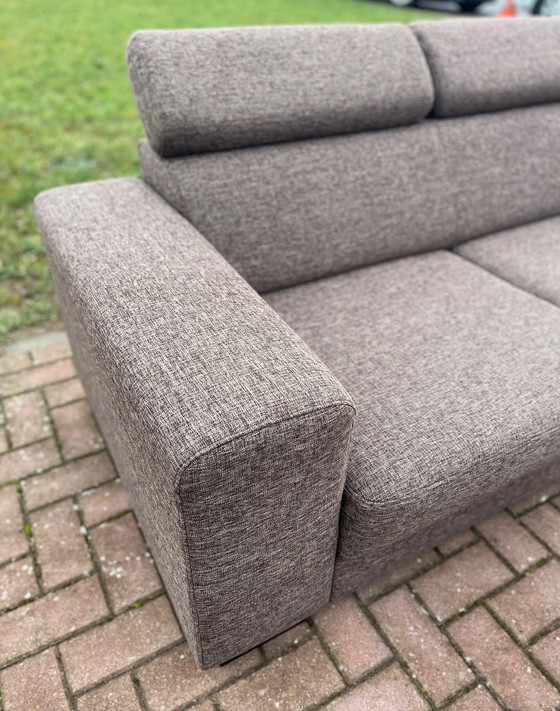 Image 1 of Divano grande in tessuto marrone a 4 posti + sgabello