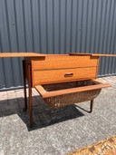 Caja de costura, mueble cesta de diseño danés