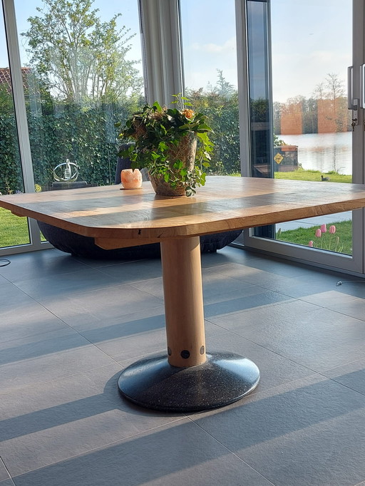 Arco dining table