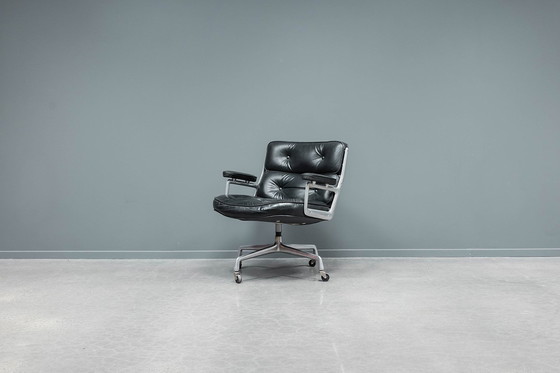 Image 1 of Silla de vestíbulo Eames «Time Life» Es105